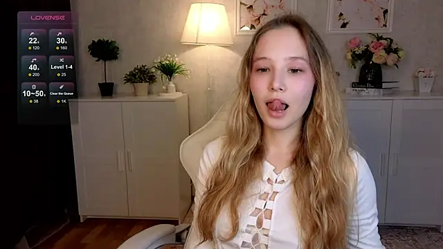 Snapshot of insaneinsomnia chatting on 31, 10, 2025 insaneinsomnia online show from 31, 10, 2025