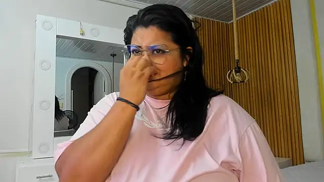 Snapshot of Hanna_curvy_ chatting on 16, 11, 2025 Hanna curvy online show from 16, 11, 2025