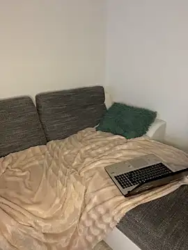 EllaMoonlight online show from 17, 12, 2025