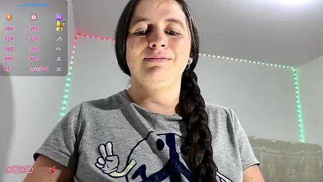 Snapshot of harper1brown chatting on 31, 10, 2025 harper1brown online show from 31, 10, 2025