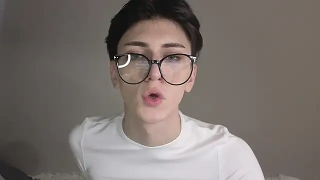 Snapshot of Oliver_star_boy_ chatting on 21, 11, 2025 Oliver star boy online show from 21, 11, 2025