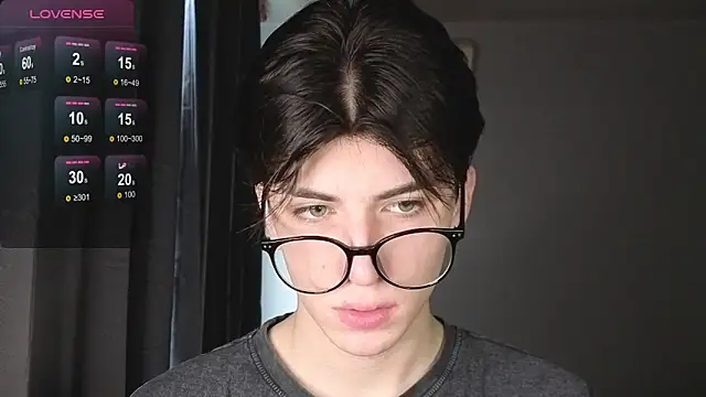 Snapshot of Oliver_star_boy_ chatting on 28, 11, 2025 Oliver star boy online show from 28, 11, 2025