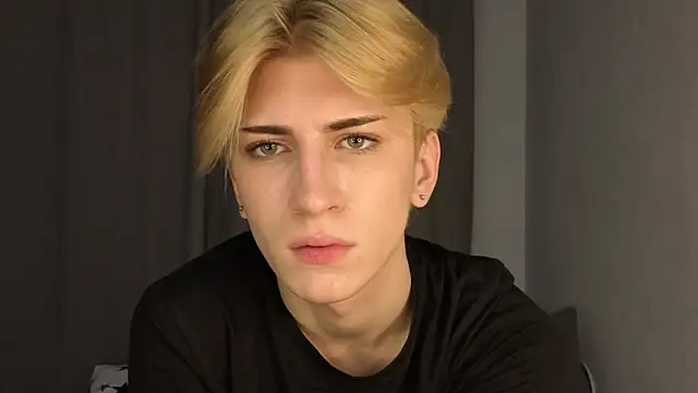 Snapshot of Oliver_star_boy_ chatting on 5, 5, 2026 Oliver star boy online show from 5, 5, 2026
