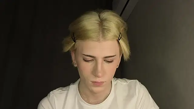 Snapshot of Oliver_star_boy_ chatting on 12, 5, 2026 Oliver star boy online show from 12, 5, 2026