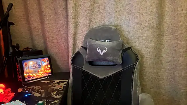 Snapshot of Softixq chatting on 30, 10, 2025 Softixq online show from 30, 10, 2025