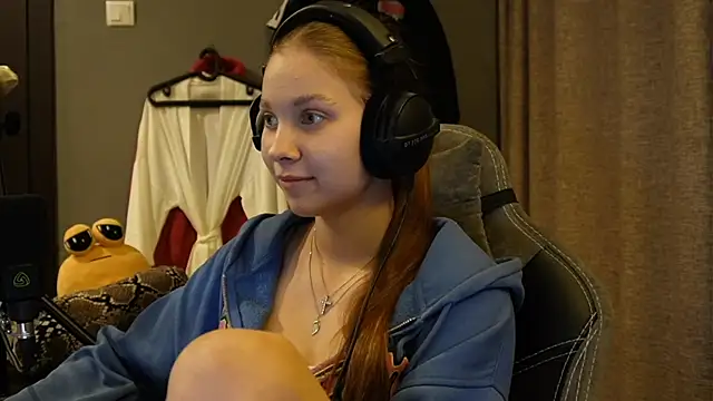 Snapshot of Softixq chatting on 21, 11, 2025 Softixq online show from 21, 11, 2025