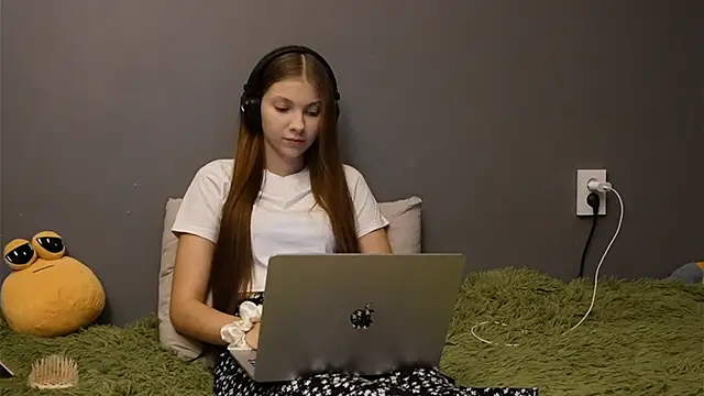 Snapshot of Softixq chatting on 1, 12, 2025 Softixq online show from 1, 12, 2025