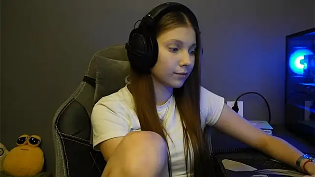 Snapshot of Softixq chatting on 2, 12, 2025 Softixq online show from 2, 12, 2025