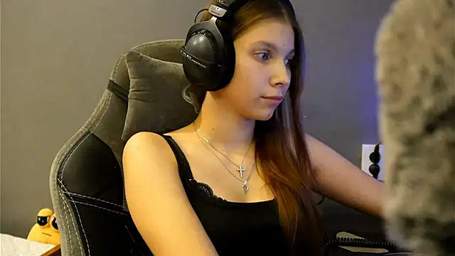 Snapshot of Softixq chatting on 13, 12, 2025 Softixq online show from 13, 12, 2025