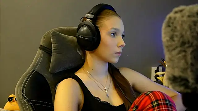 Snapshot of Softixq chatting on 14, 12, 2025 Softixq online show from 14, 12, 2025