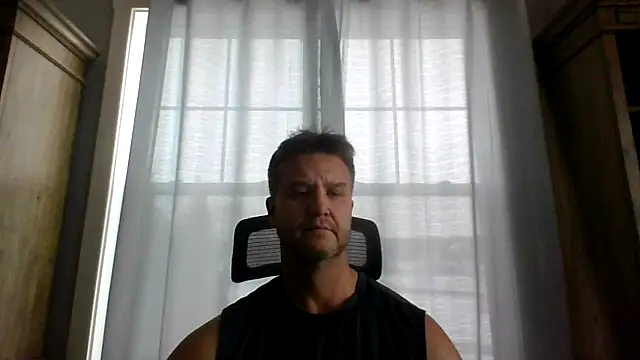 Snapshot of 45andfit1 chatting on 17, 12, 2025 45andfit1 online show from 17, 12, 2025