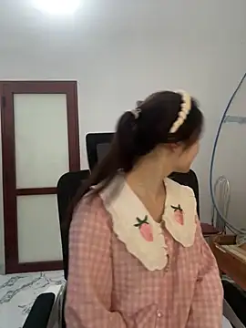 Snapshot of Pig_pig11 chatting on 15, 12, 2025 Pig pig11 online show from 15, 12, 2025