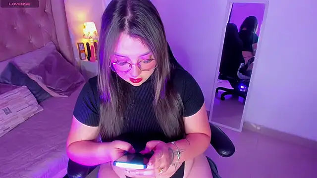 Snapshot of Myla_mayfield chatting on 10, 11, 2025 Myla mayfield online show from 10, 11, 2025