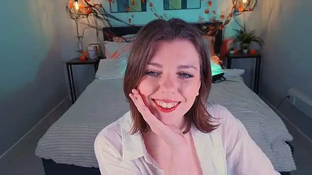 Snapshot of PollyRouge__ chatting on 9, 11, 2025 PollyRouge online show from 9, 11, 2025