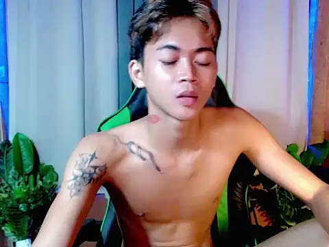 Snapshot of AsianCuteGuy21 chatting on 13, 11, 2025 AsianCuteGuy21 online show from 13, 11, 2025