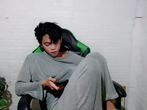 Snapshot of AsianCuteGuy21 chatting on 5, 4, 2026 AsianCuteGuy21 online show from 5, 4, 2026