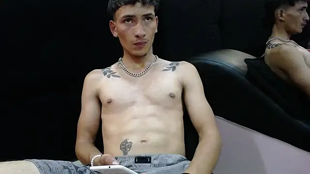 Snapshot of SavageLover_ chatting on 13, 11, 2025 SavageLover online show from 13, 11, 2025