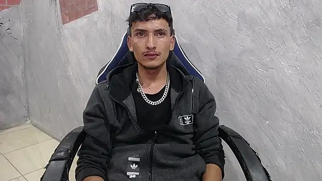 Snapshot of SavageLover_ chatting on 16, 12, 2025 SavageLover online show from 16, 12, 2025