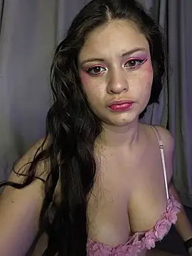 Snapshot of Esmesweet23 chatting on 6, 11, 2025 Esmesweet23 online show from 6, 11, 2025