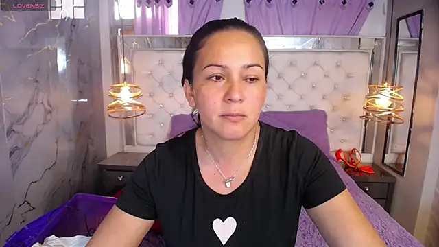 Snapshot of Melissa-roberts chatting on 2, 12, 2025 Melissa-roberts online show from 2, 12, 2025