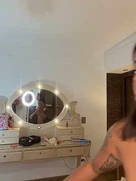 Snapshot of loana_vegas chatting on 28, 4, 2026 loana vegas online show from 28, 4, 2026