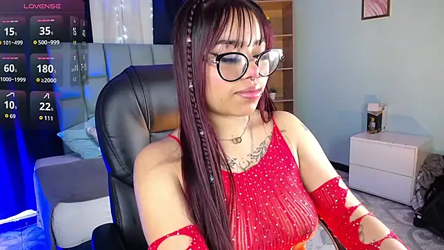 Snapshot of LittleNathy_ chatting on 29, 10, 2025 LittleNathy online show from 29, 10, 2025