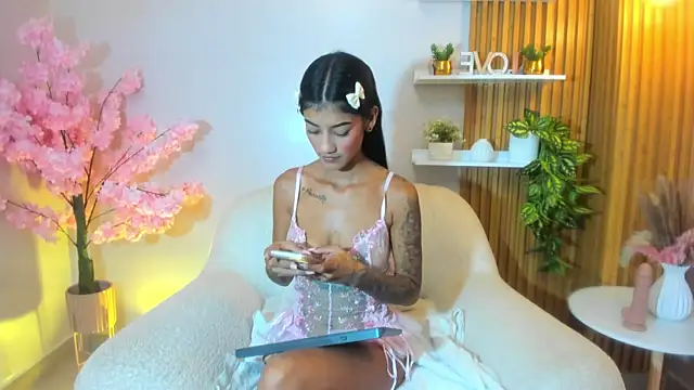 Snapshot of milkybaby_ chatting on 3, 12, 2025 milkybaby online show from 3, 12, 2025