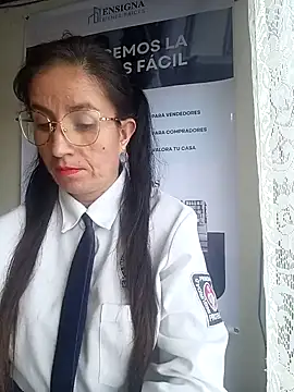 Snapshot of Valentina--1 chatting on 5, 1, 2026 Valentina--1 online show from 5, 1, 2026