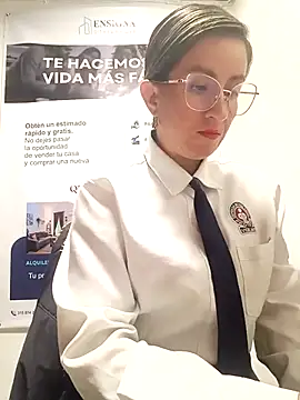 Snapshot of Valentina--1 chatting on 18, 4, 2026 Valentina--1 online show from 18, 4, 2026