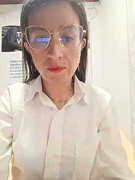 Snapshot of Valentina--1 chatting on 18, 5, 2026 Valentina--1 online show from 18, 5, 2026