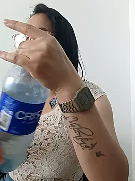 Snapshot of Caroline-17 chatting on 4, 11, 2025 Caroline-17 online show from 4, 11, 2025