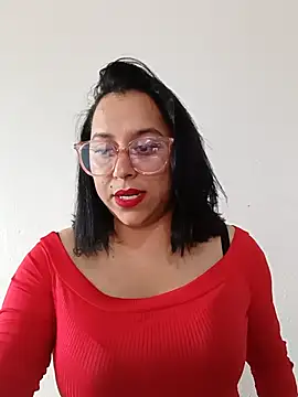 Snapshot of Caroline-17 chatting on 24, 11, 2025 Caroline-17 online show from 24, 11, 2025