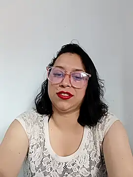 Snapshot of Caroline-17 chatting on 27, 11, 2025 Caroline-17 online show from 27, 11, 2025