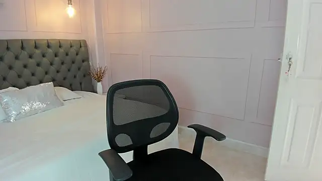 Snapshot of tall_hotgirl chatting on 14, 11, 2025 tall hotgirl online show from 14, 11, 2025