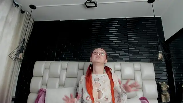 EmilyyRed online show from 25, 10, 2025