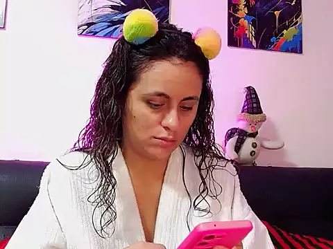 Snapshot of Caroline_Jons chatting on 28, 11, 2025 Caroline Jons online show from 28, 11, 2025