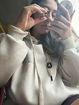 Snapshot of sarah_honey__ chatting on 24, 11, 2025 sarah honey online show from 24, 11, 2025