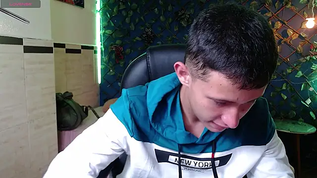 Garuo 18 online show from 16, 11, 2025