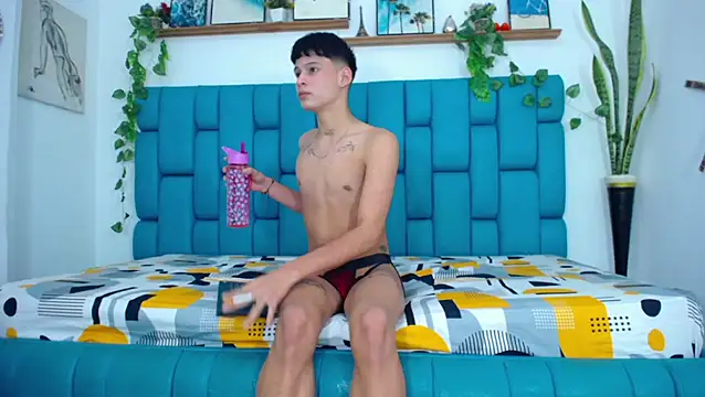 Snapshot of Hot_Boys_Latinos_X chatting on 27, 11, 2025 Hot Boys Latinos X online show from 27, 11, 2025