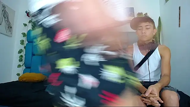 Hot Boys Latinos X online show from 13, 1, 2026