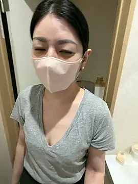 akimix xoxo online show from 25, 2, 2026