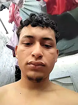 Snapshot of fer_luna chatting on 28, 10, 2025 fer luna online show from 28, 10, 2025