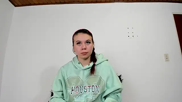 Snapshot of Vanessa_Martinz chatting on 3, 11, 2025 Vanessa Martinz online show from 3, 11, 2025