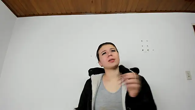 Snapshot of Vanessa_Martinz chatting on 15, 11, 2025 Vanessa Martinz online show from 15, 11, 2025