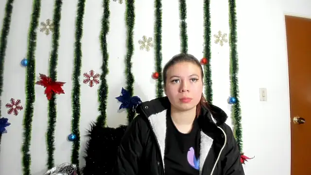 Snapshot of Vanessa_Martinz chatting on 2, 12, 2025 Vanessa Martinz online show from 2, 12, 2025