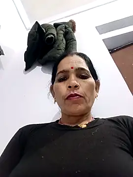 Snapshot of Indiangueen chatting on 24, 11, 2025 Indiangueen online show from 24, 11, 2025