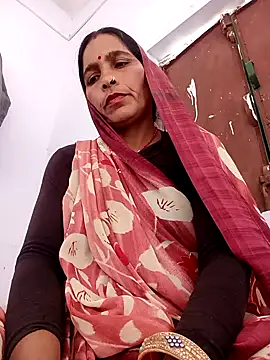 Snapshot of Indiangueen chatting on 4, 12, 2025 Indiangueen online show from 4, 12, 2025