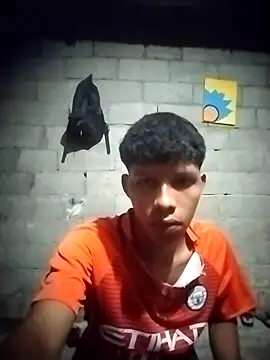 Snapshot of Brayanjuarez_10 chatting on 29, 10, 2025 Brayanjuarez 10 online show from 29, 10, 2025