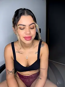 Snapshot of Alanna-foxx chatting on 9, 11, 2025 Alanna-foxx online show from 9, 11, 2025