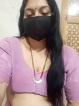 Snapshot of Best_couple2001 chatting on 4, 12, 2025 Best couple2001 online show from 4, 12, 2025